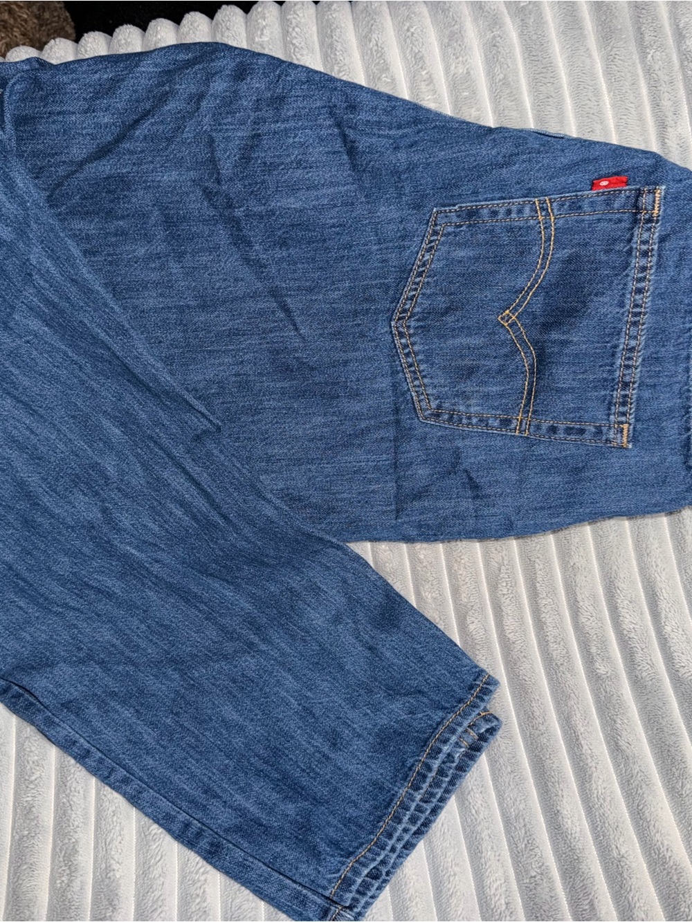 Levi's High-Rise MOM Blue Denim Jeans SIZE 33